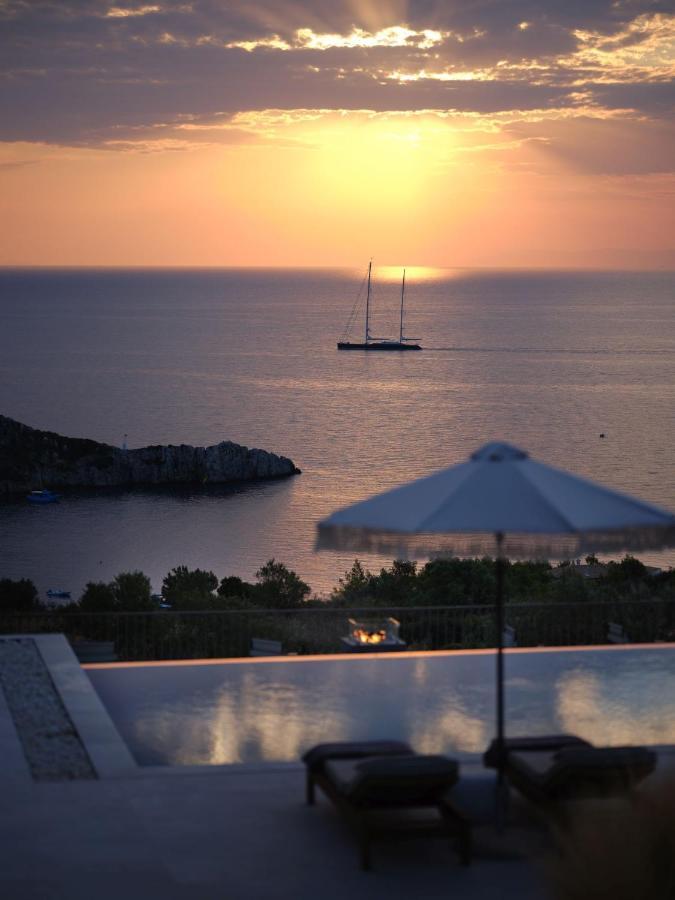 Rebek Luxury Villas & Suites อายิโอสนิโกลาโอส ภายนอก รูปภาพ